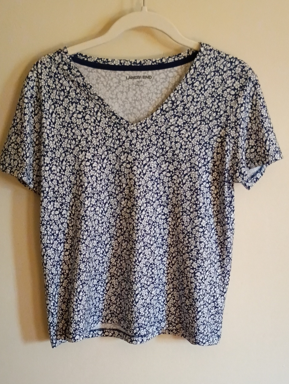 NWOT LANDS' END 100% COTTON NAVY AND WHITE FLORAL TOP, SZ XS / P